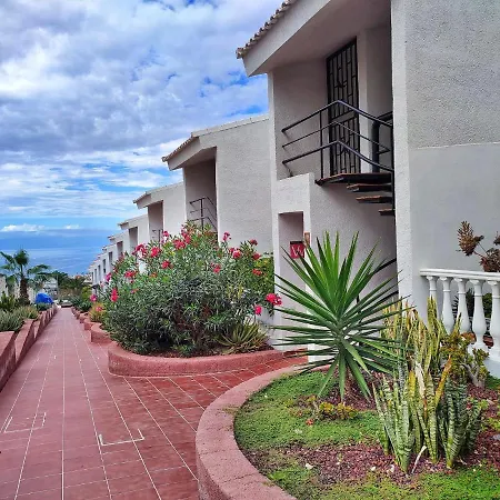 Chill Out Canarias * Адехе